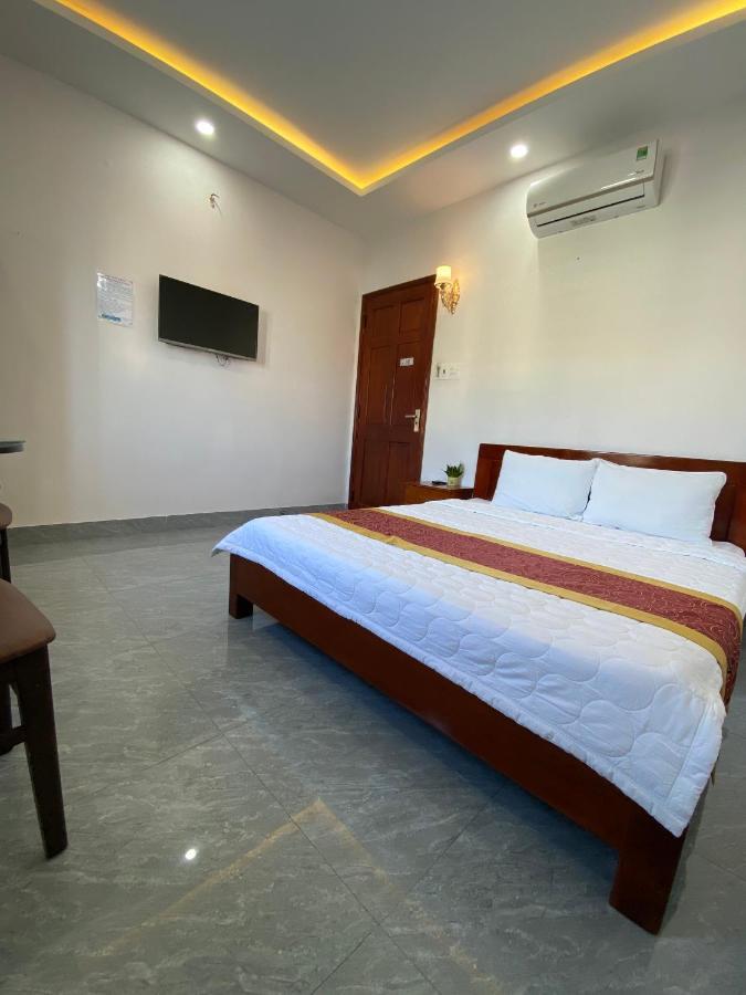Phu Xuan Hotel Куинён Экстерьер фото