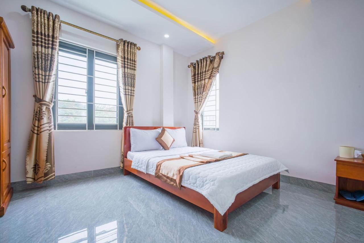 Phu Xuan Hotel Куинён Экстерьер фото