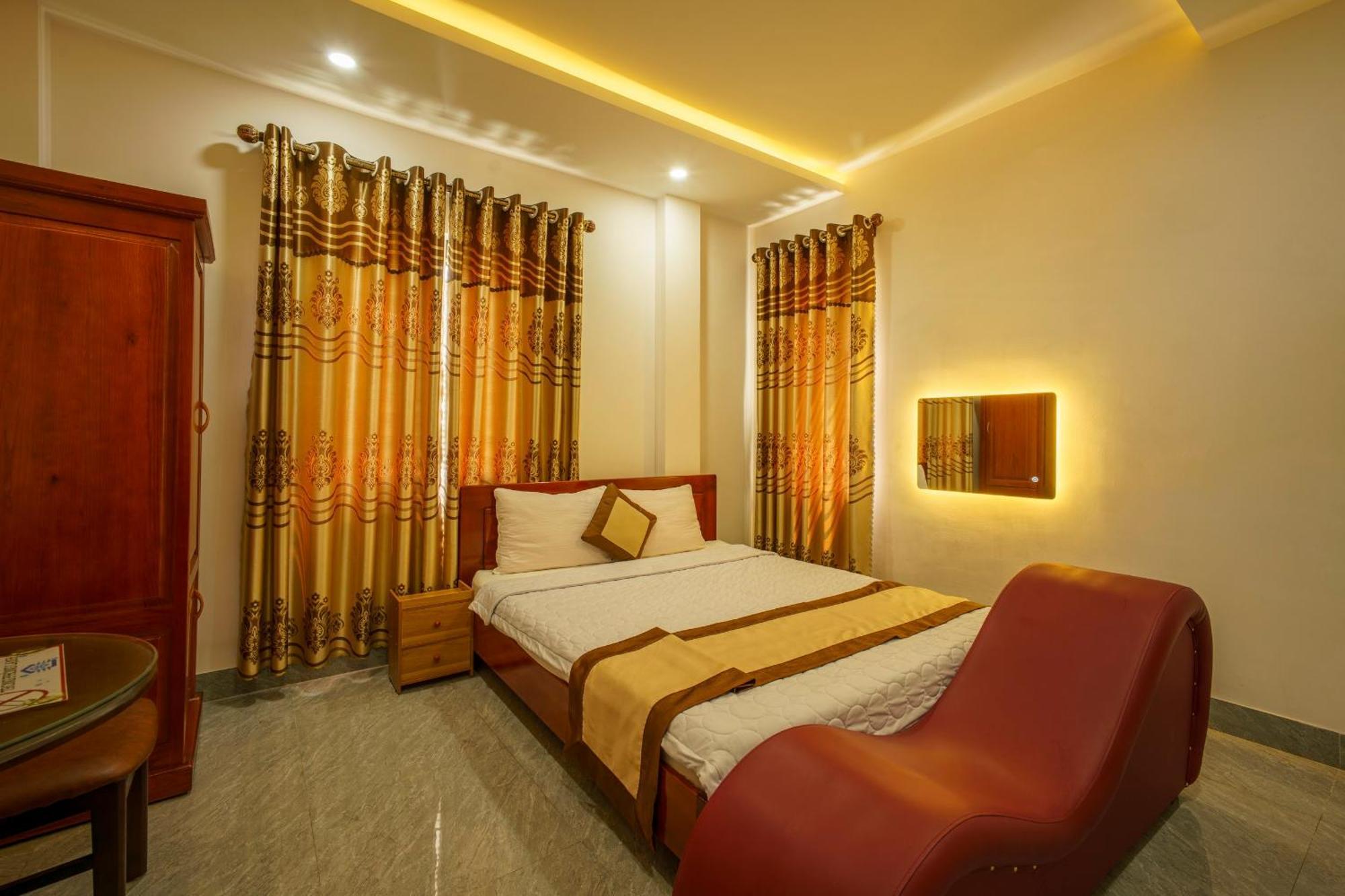 Phu Xuan Hotel Куинён Экстерьер фото