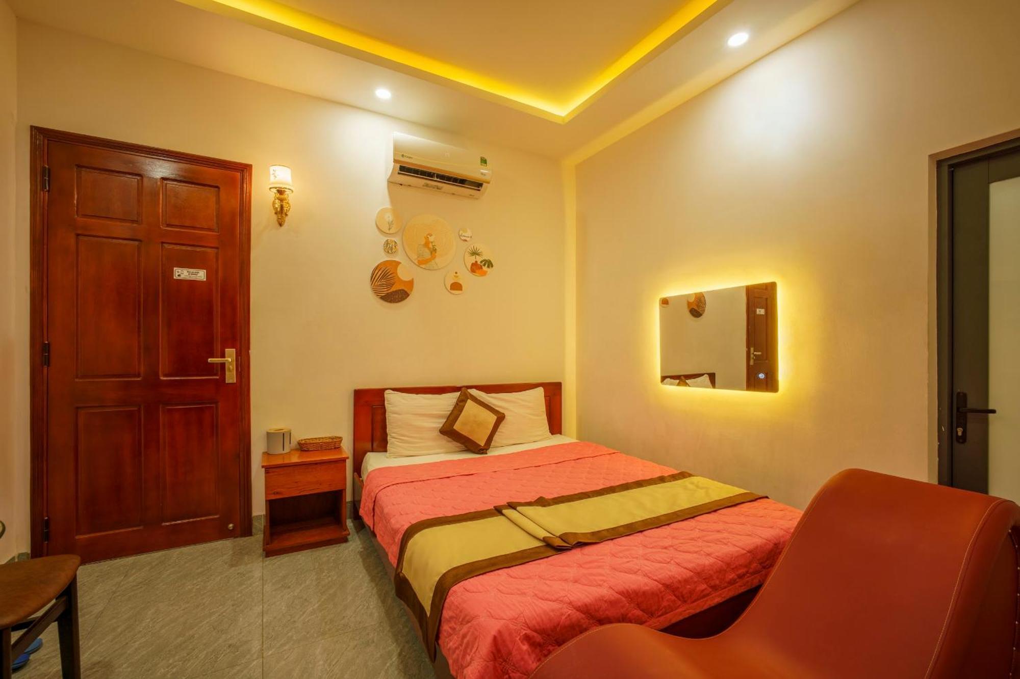 Phu Xuan Hotel Куинён Экстерьер фото