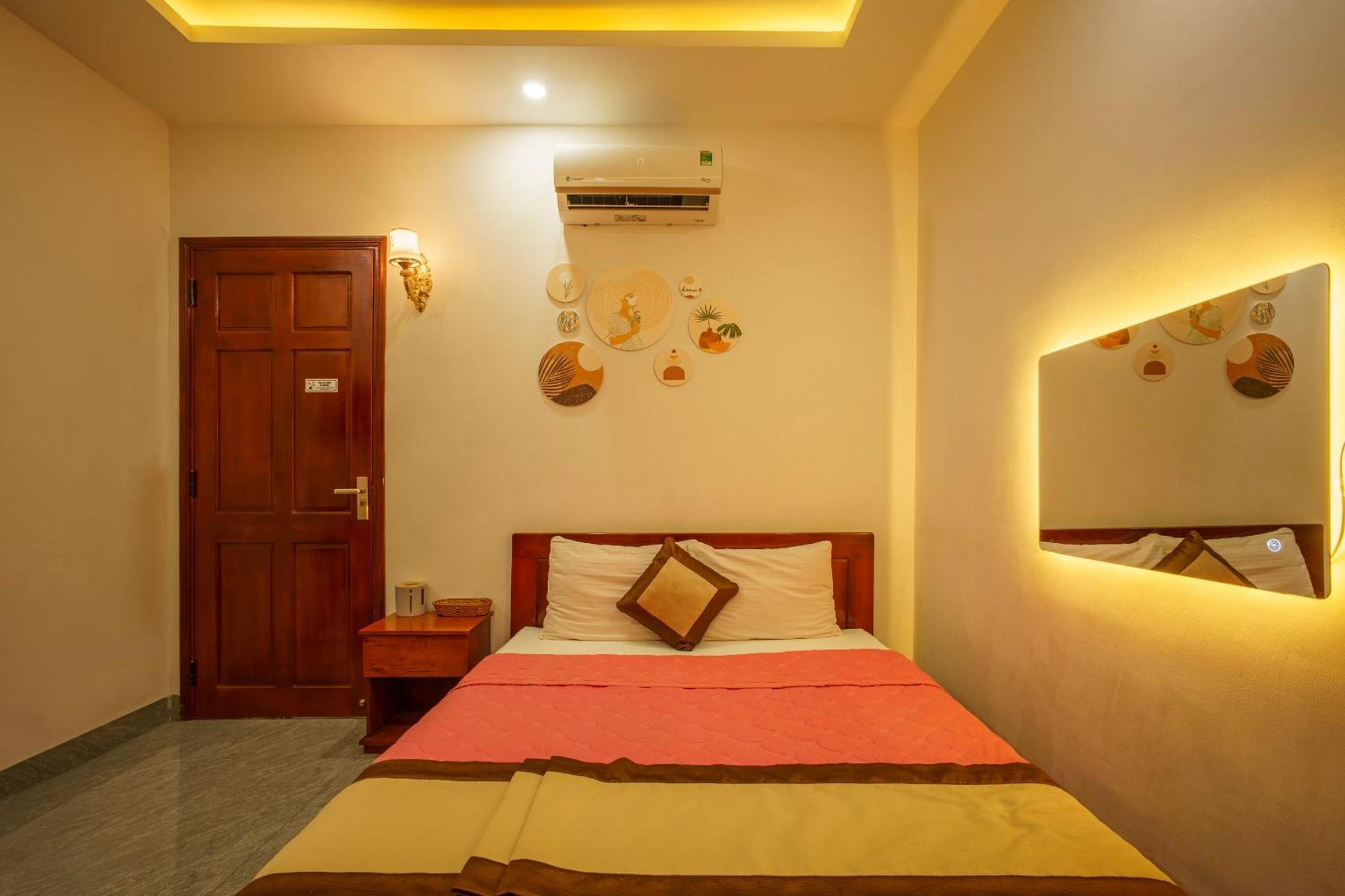 Phu Xuan Hotel Куинён Экстерьер фото