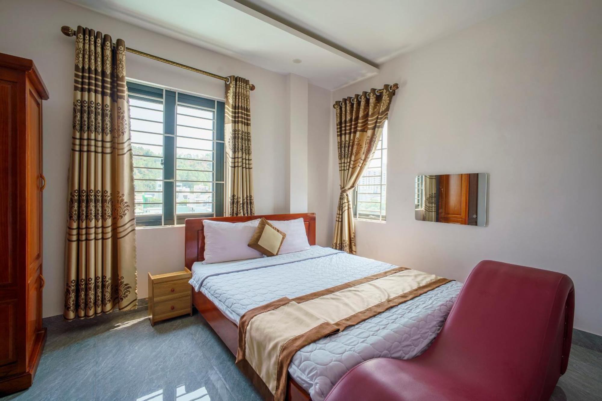 Phu Xuan Hotel Куинён Экстерьер фото